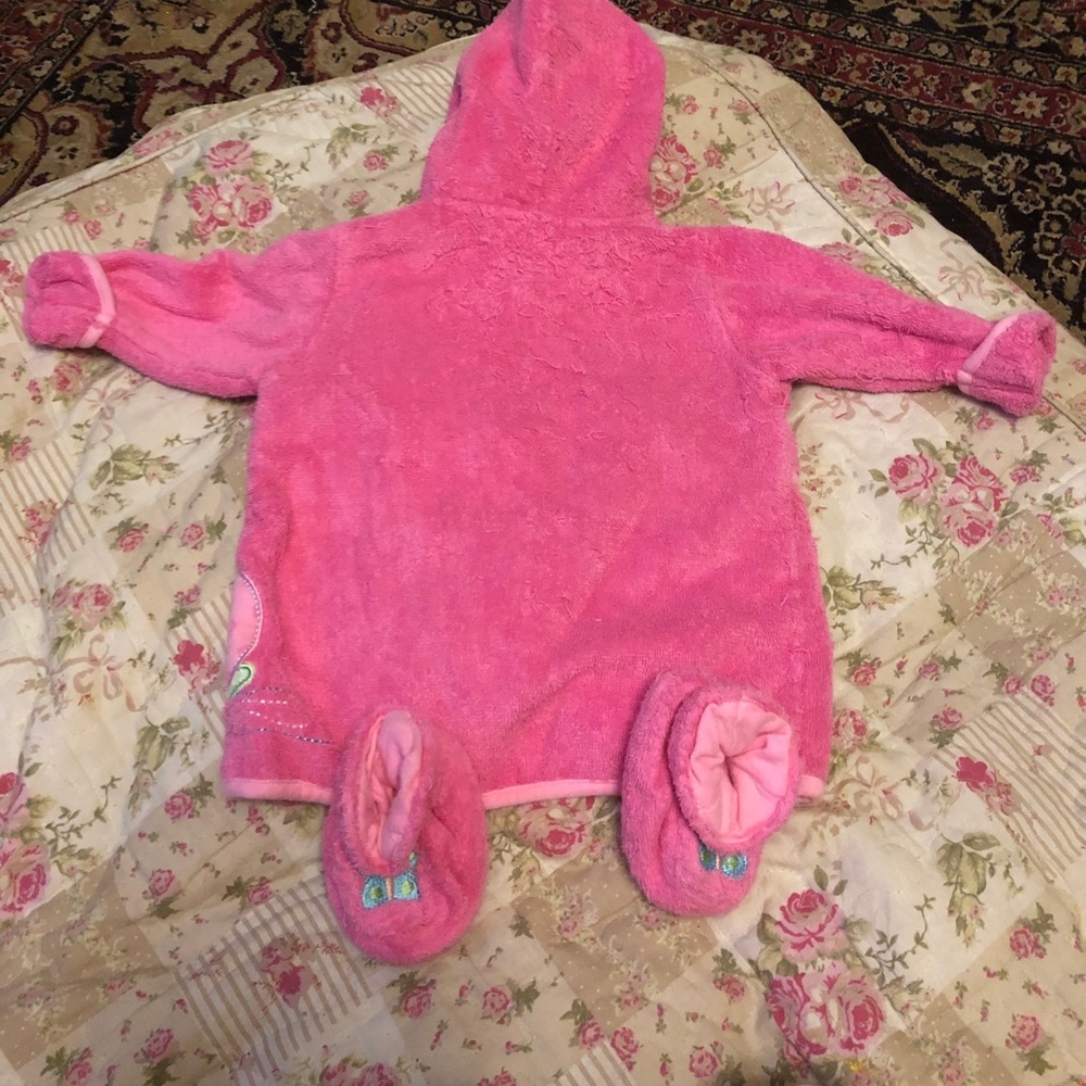 Ready for bath time! - Picture 3 of 6